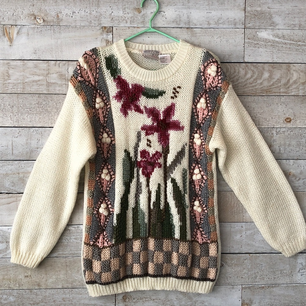 Floral hand knit sweater - Picture 2 of 7